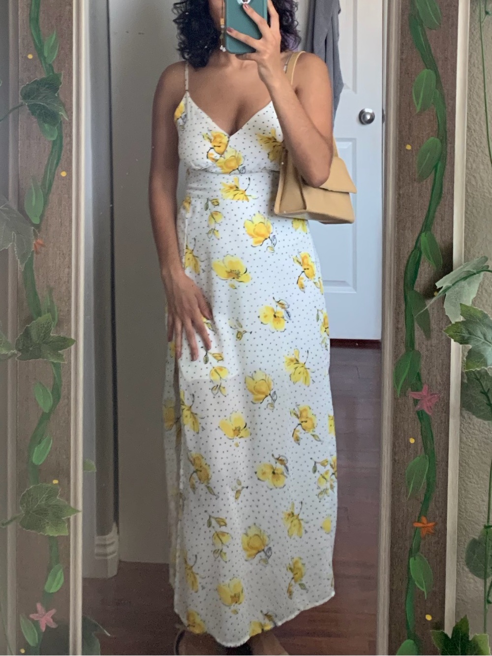 White floral maxi dress with adjustable spaghetti straps - Picture 7 of 7